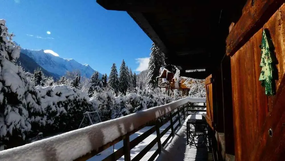 Chalet Falcon With Hot Tub - In A Great Location! Chamonix