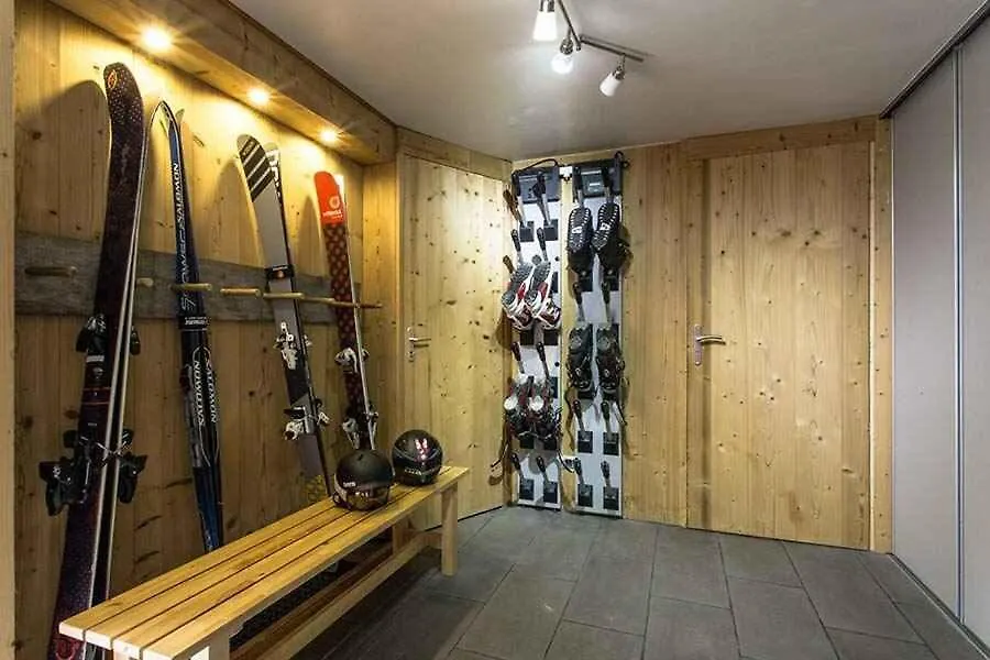 Chalet Falcon With Hot Tub - In A Great Location! Chamonix