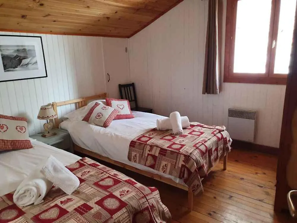Chalet Falcon With Hot Tub - In A Great Location! Chamonix