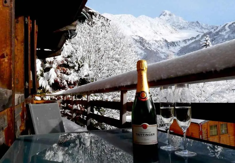 Chalet Falcon With Hot Tub - In A Great Location! Chamonix